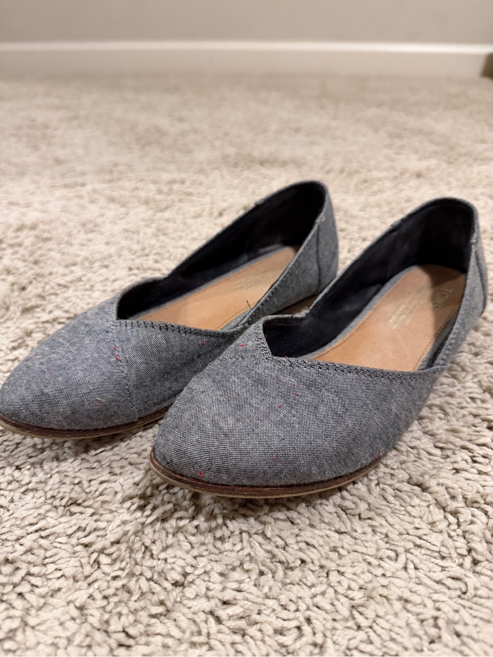 TOMS Women's Grey Pointed Toe Slip-On Flats